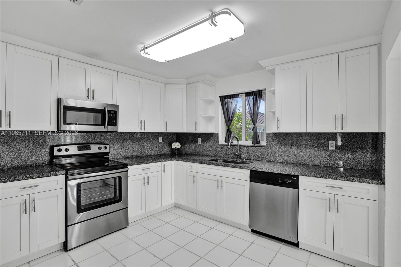 ROGER HOMES - Residential