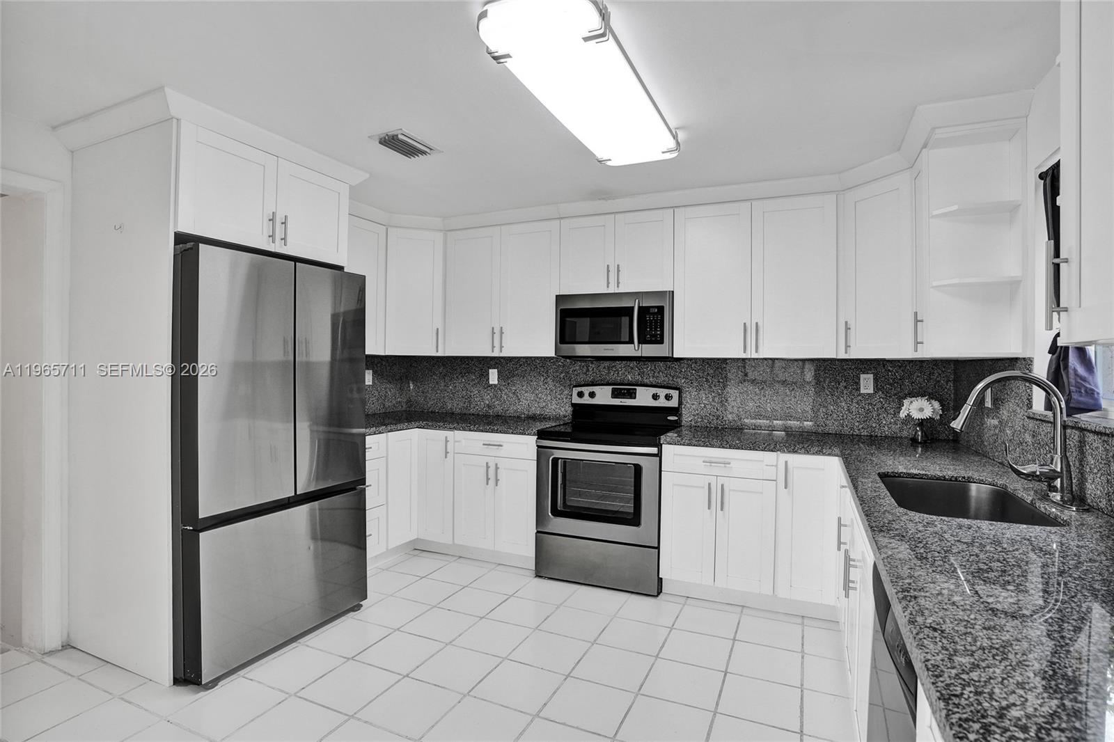 ROGER HOMES - Residential