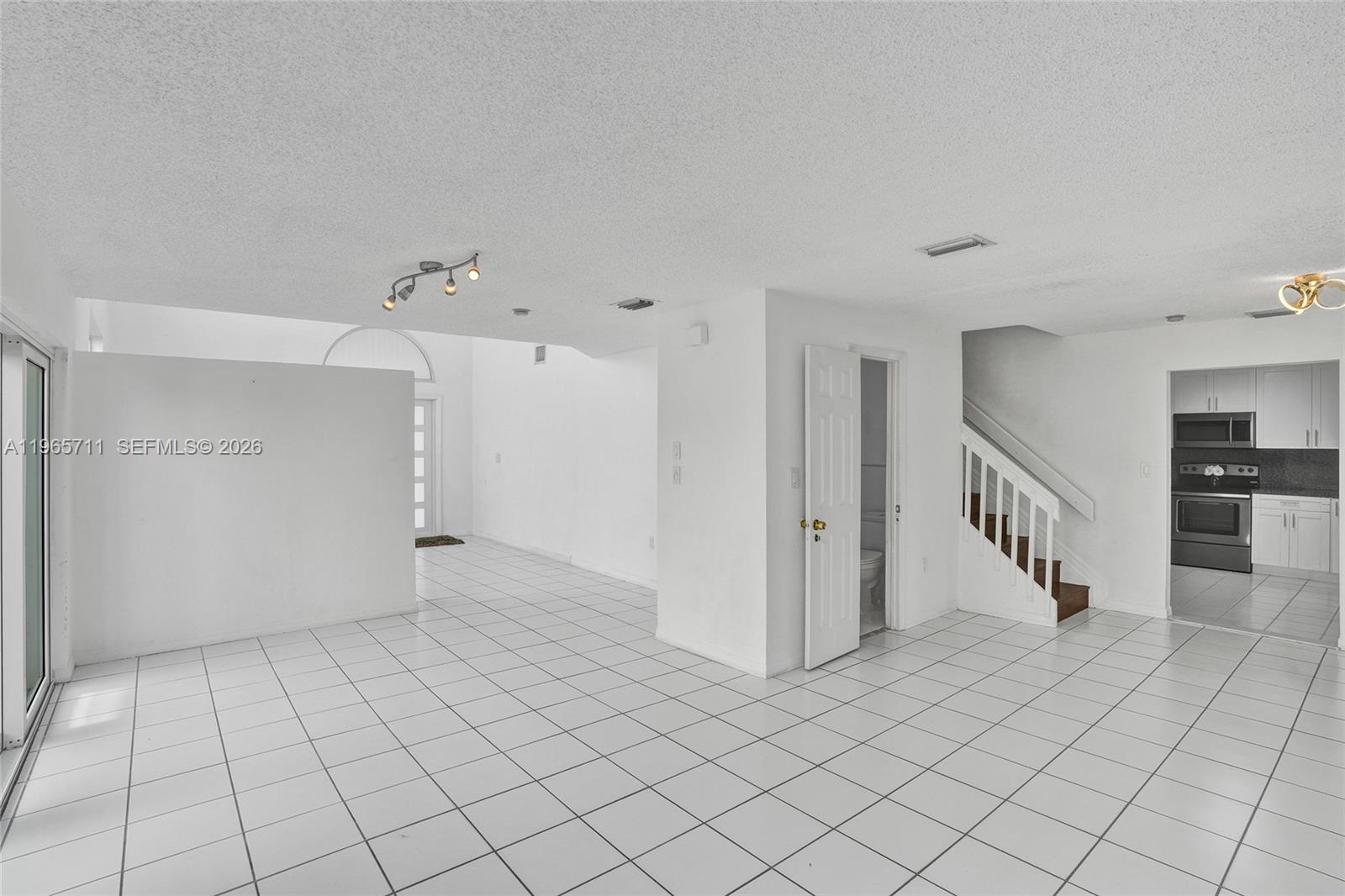 ROGER HOMES - Residential