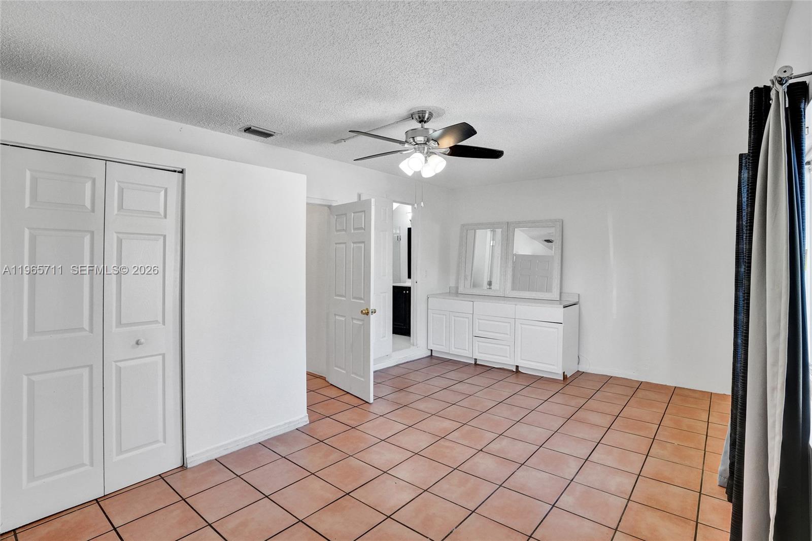 ROGER HOMES - Residential