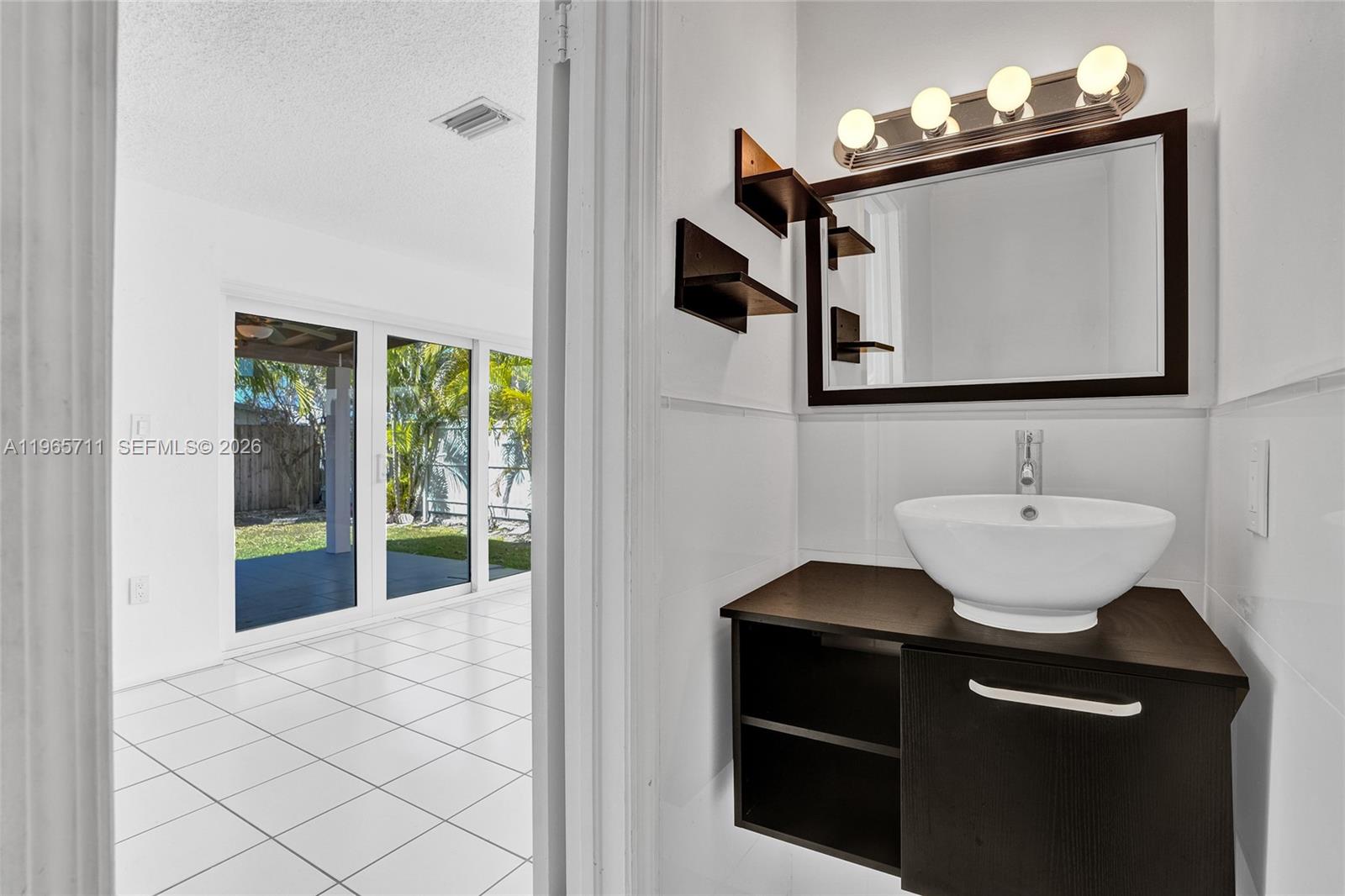 ROGER HOMES - Residential