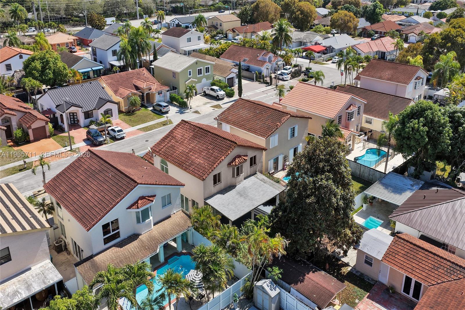 ROGER HOMES - Residential