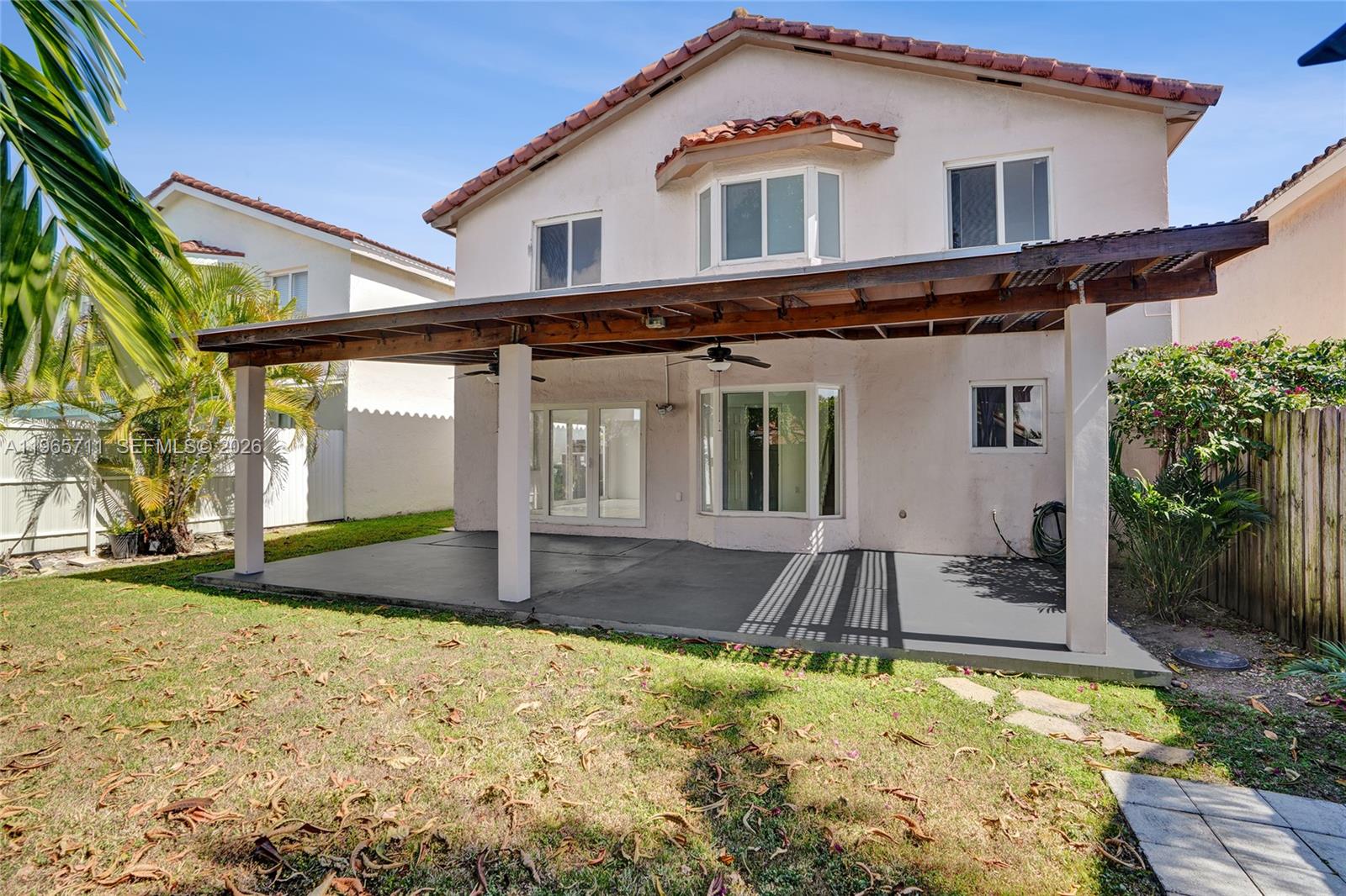 ROGER HOMES - Residential