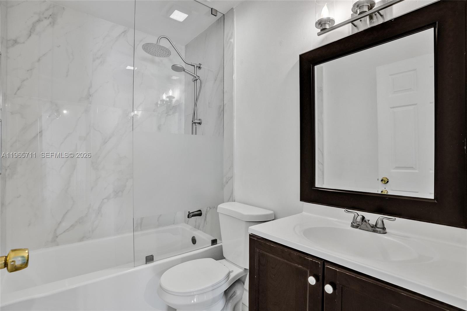 ROGER HOMES - Residential