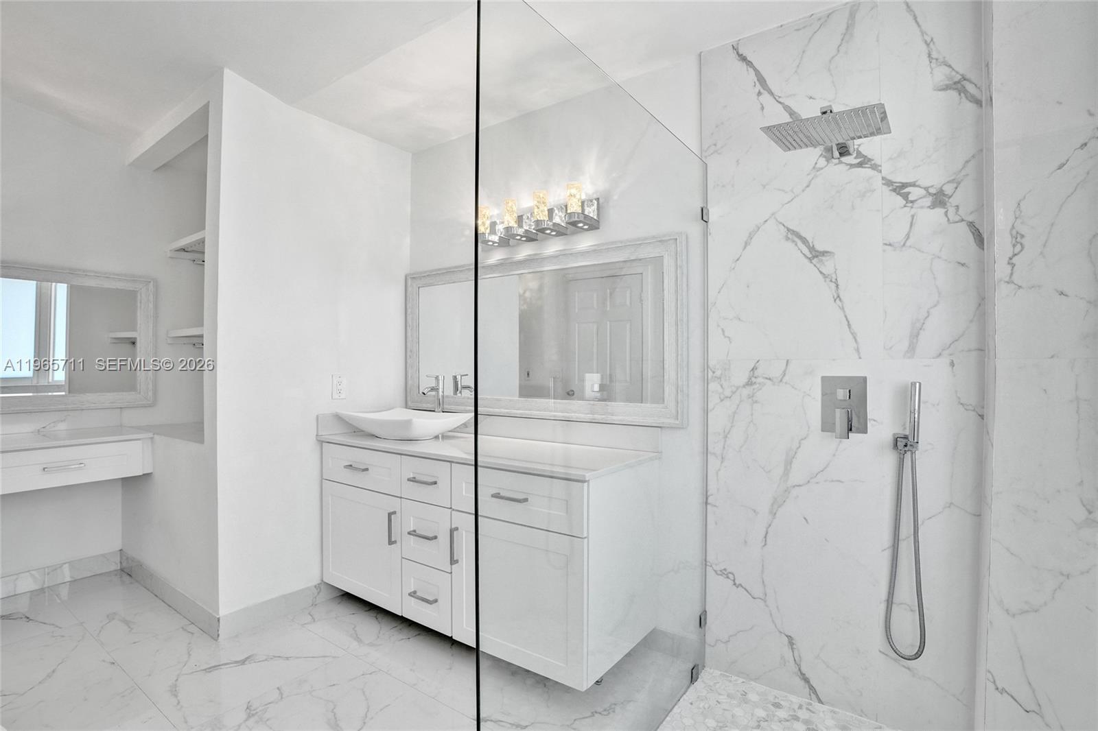 ROGER HOMES - Residential