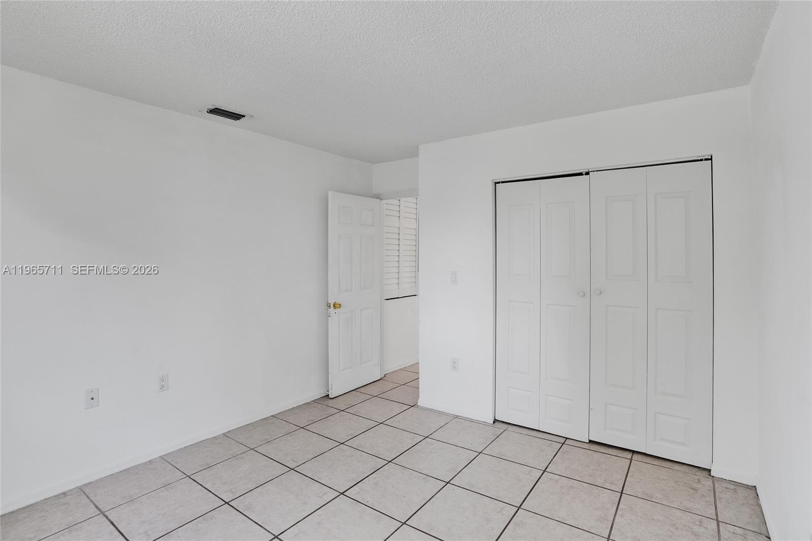 ROGER HOMES - Residential