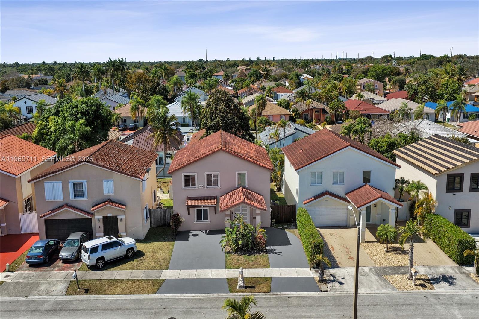 ROGER HOMES - Residential