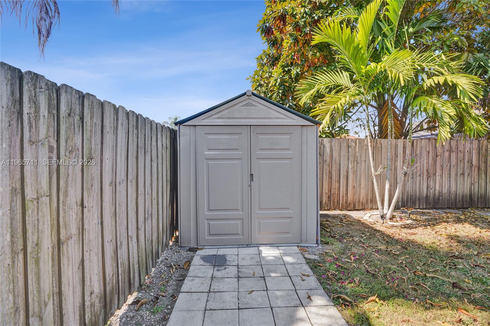 ROGER HOMES - Residential