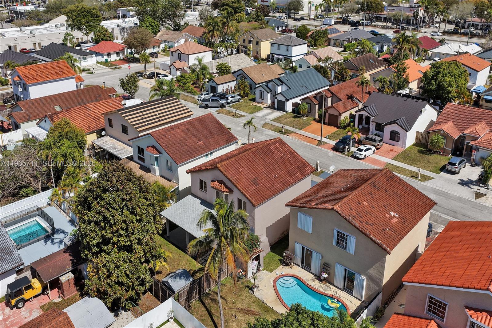 ROGER HOMES - Residential