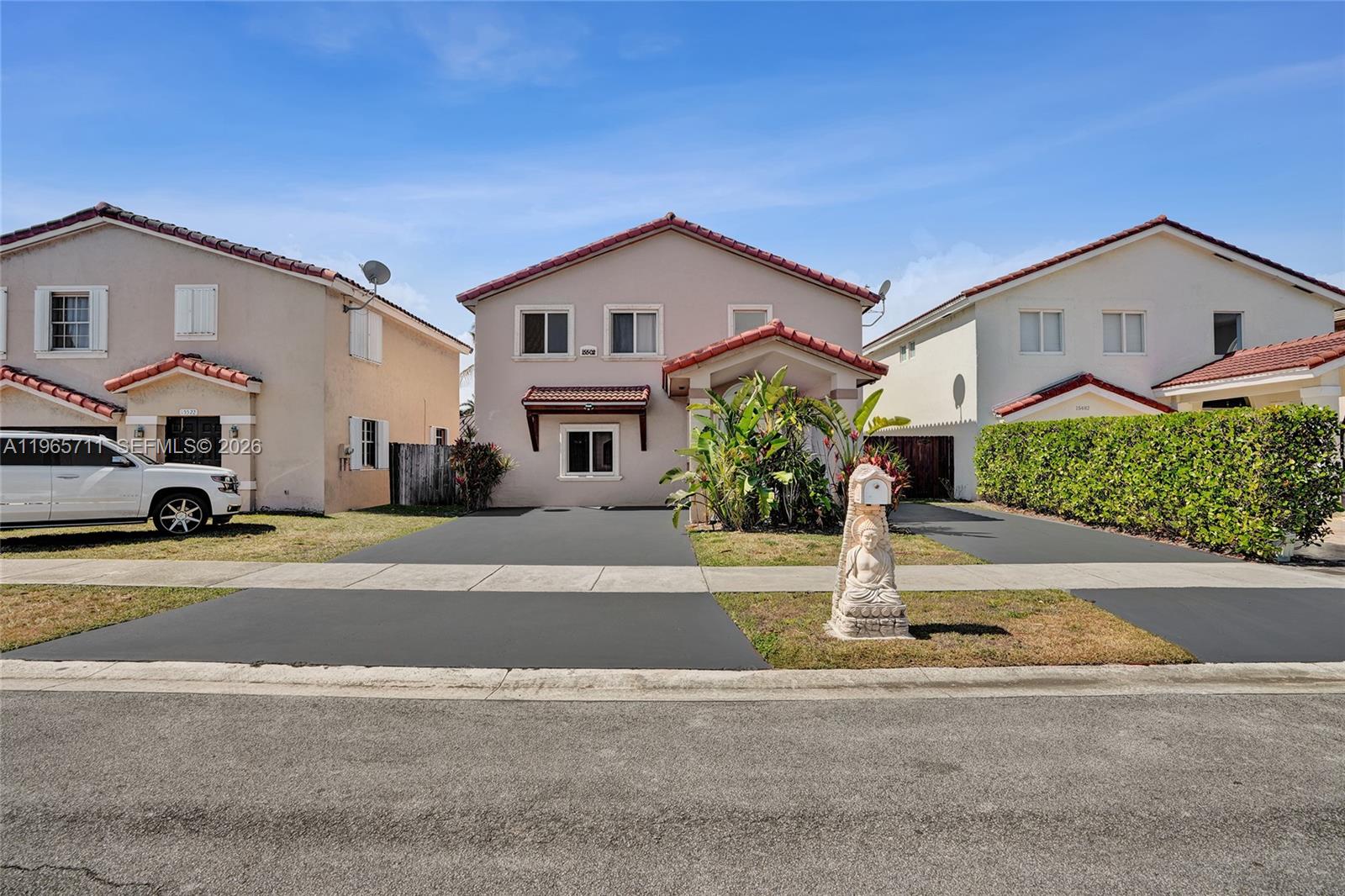 ROGER HOMES - Residential