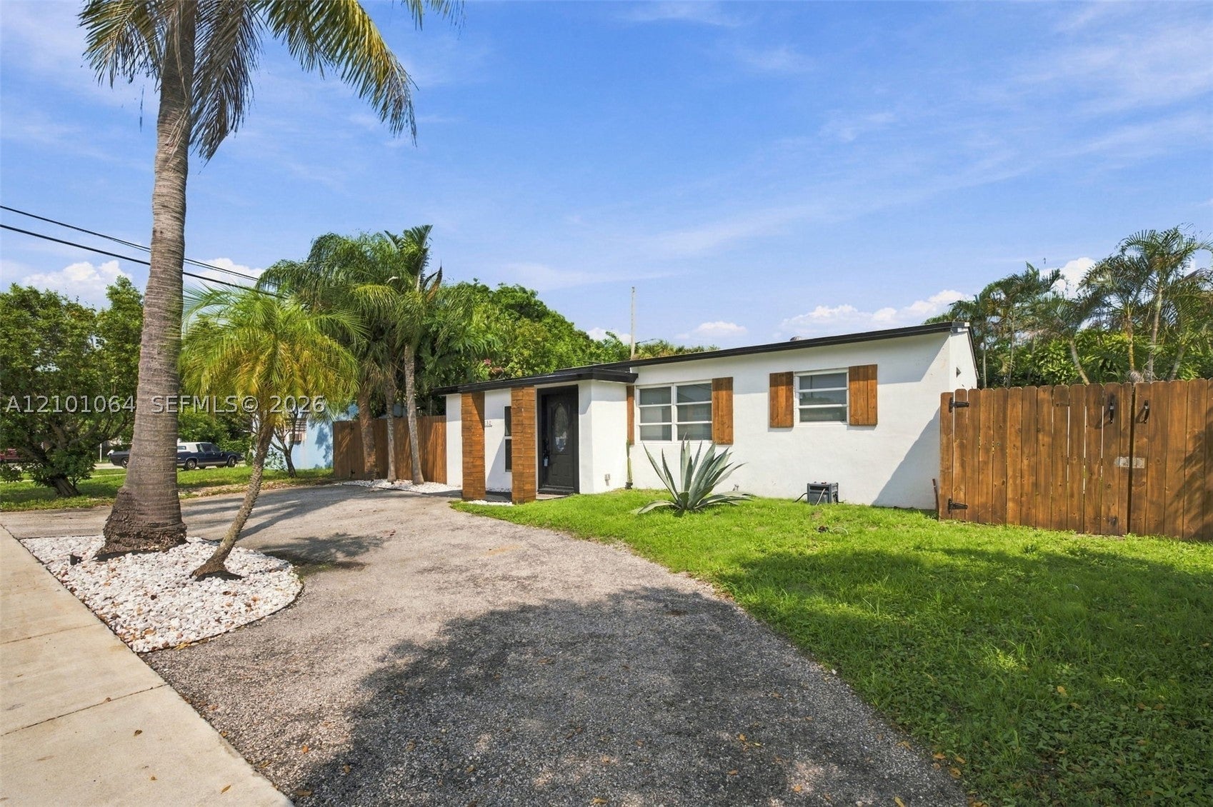 2632 NE 15th Ave