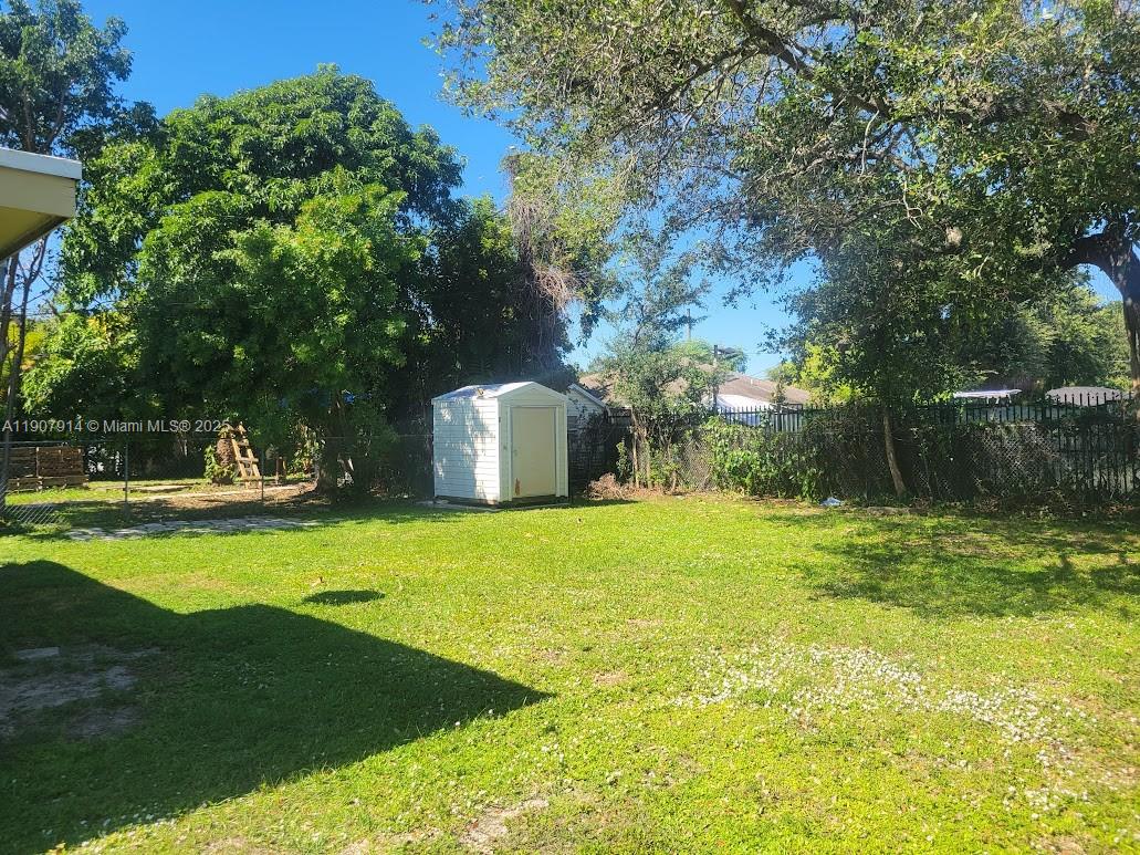 PINEWOOD PARK - Residential Income