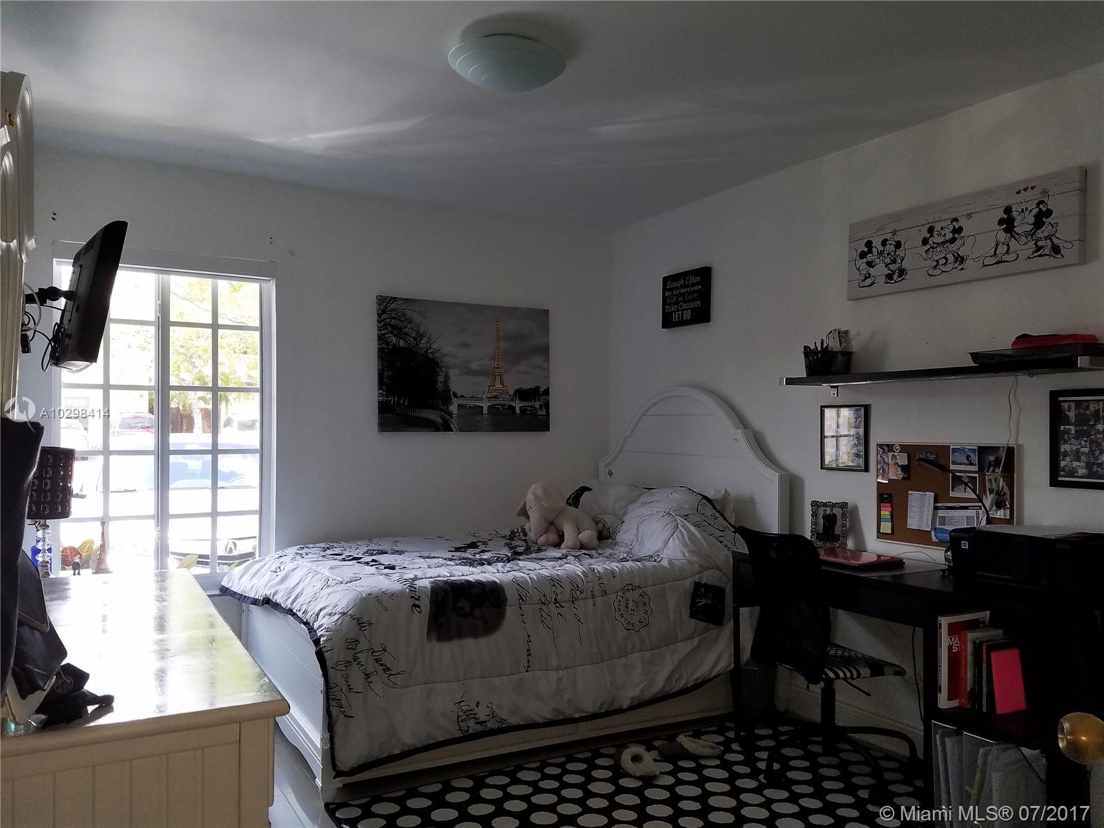 COUNTRY LAKE HOMES 1ST AD - Residential