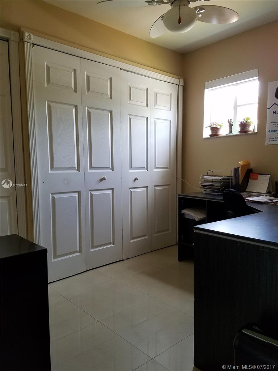 COUNTRY LAKE HOMES 1ST AD - Residential