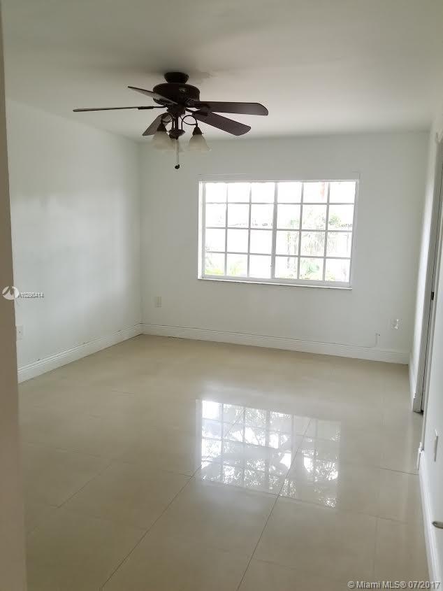 COUNTRY LAKE HOMES 1ST AD - Residential