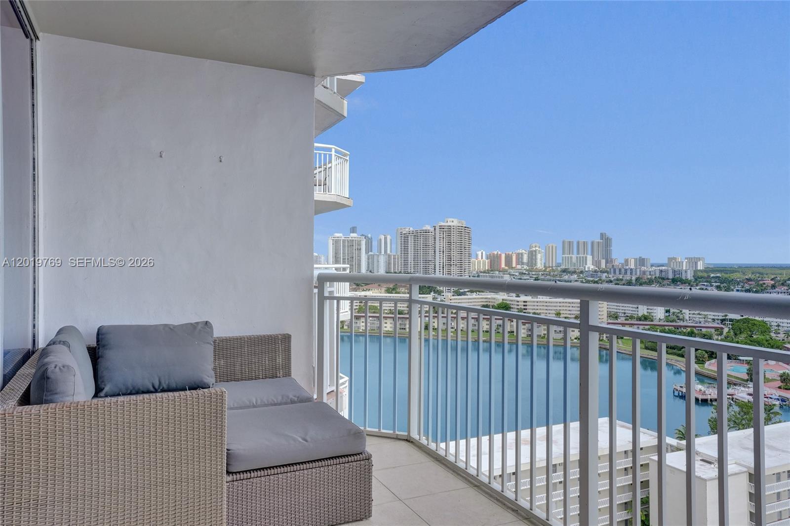 18021 Biscayne Blvd 1804