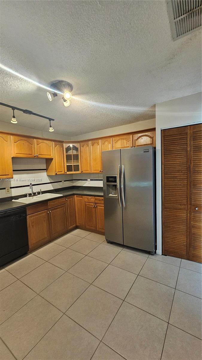 NOVA HILLS NORTH CONDO - Residential