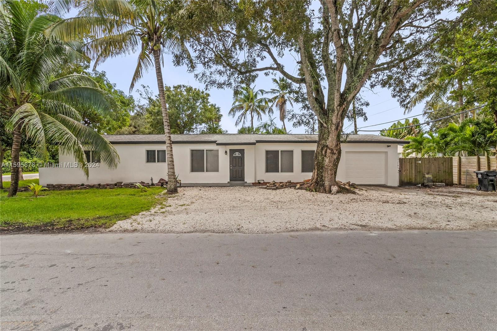 Property for Sale at 3201 Sw 9th Ave, Fort Lauderdale, Broward County, Florida - Bedrooms: 3 
Bathrooms: 2  - $500,000