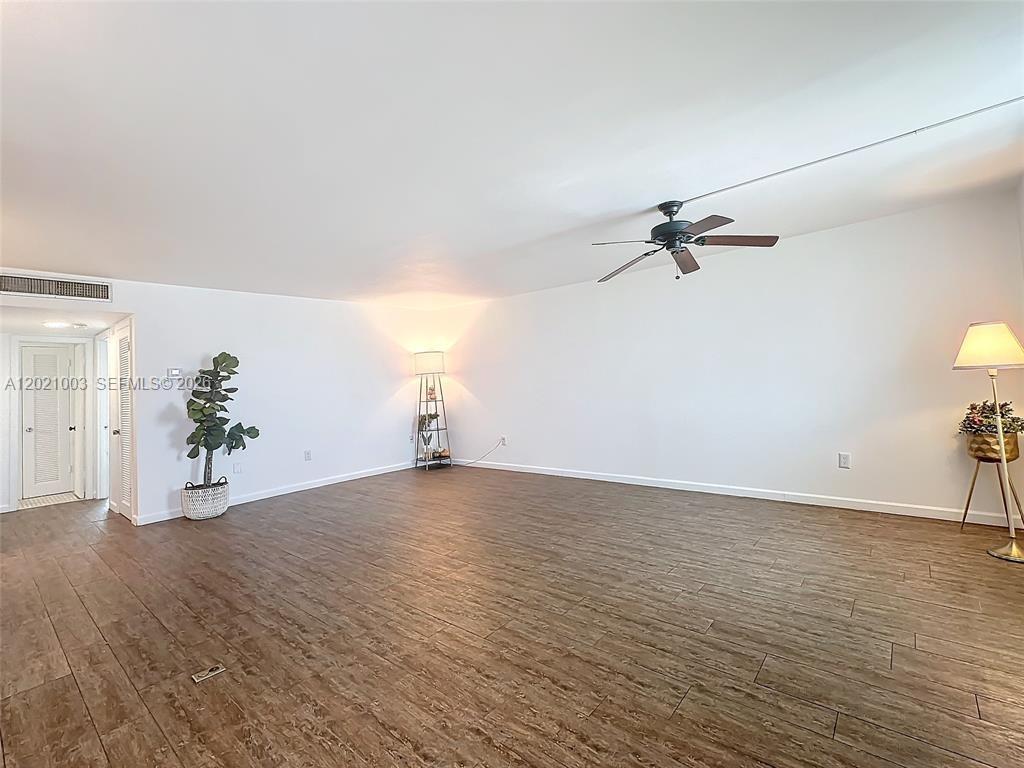 THE KNIGHTSBRIDGE CONDO - Residential