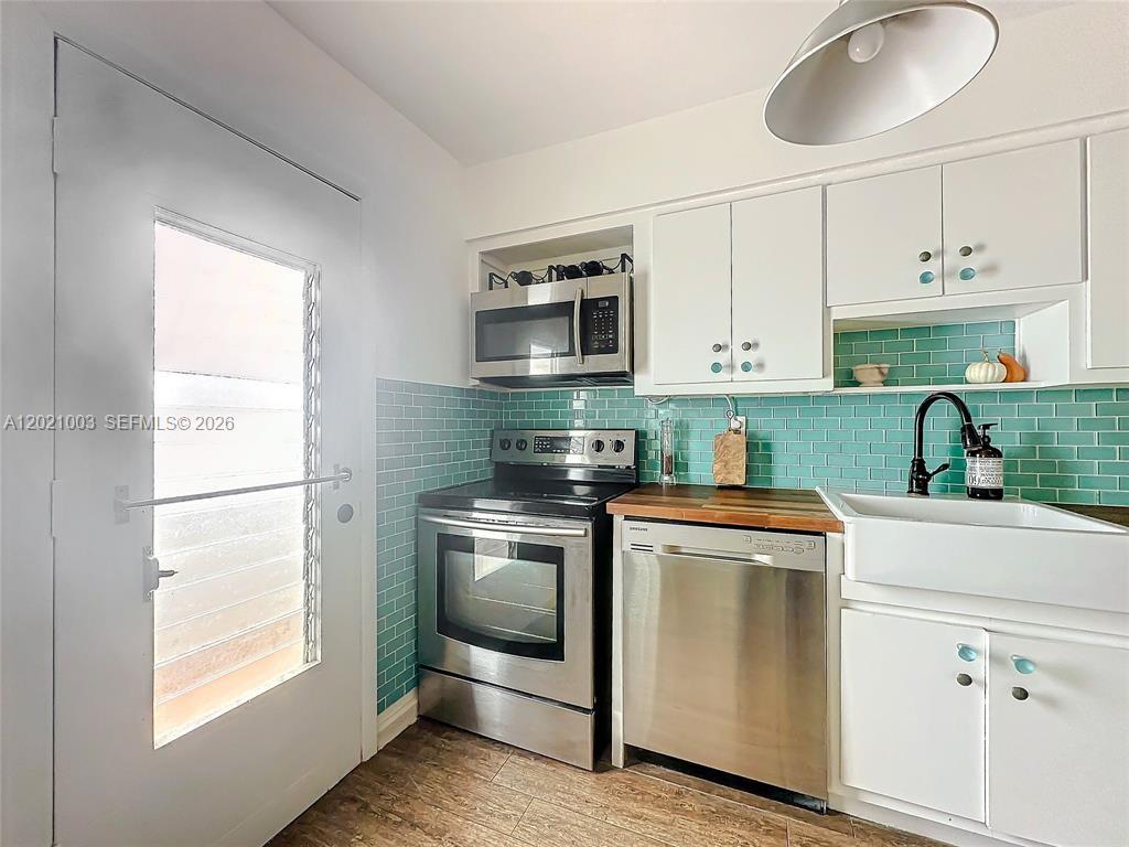 THE KNIGHTSBRIDGE CONDO - Residential