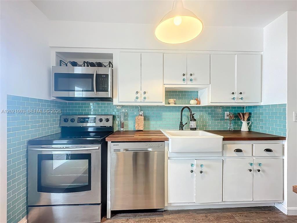 THE KNIGHTSBRIDGE CONDO - Residential