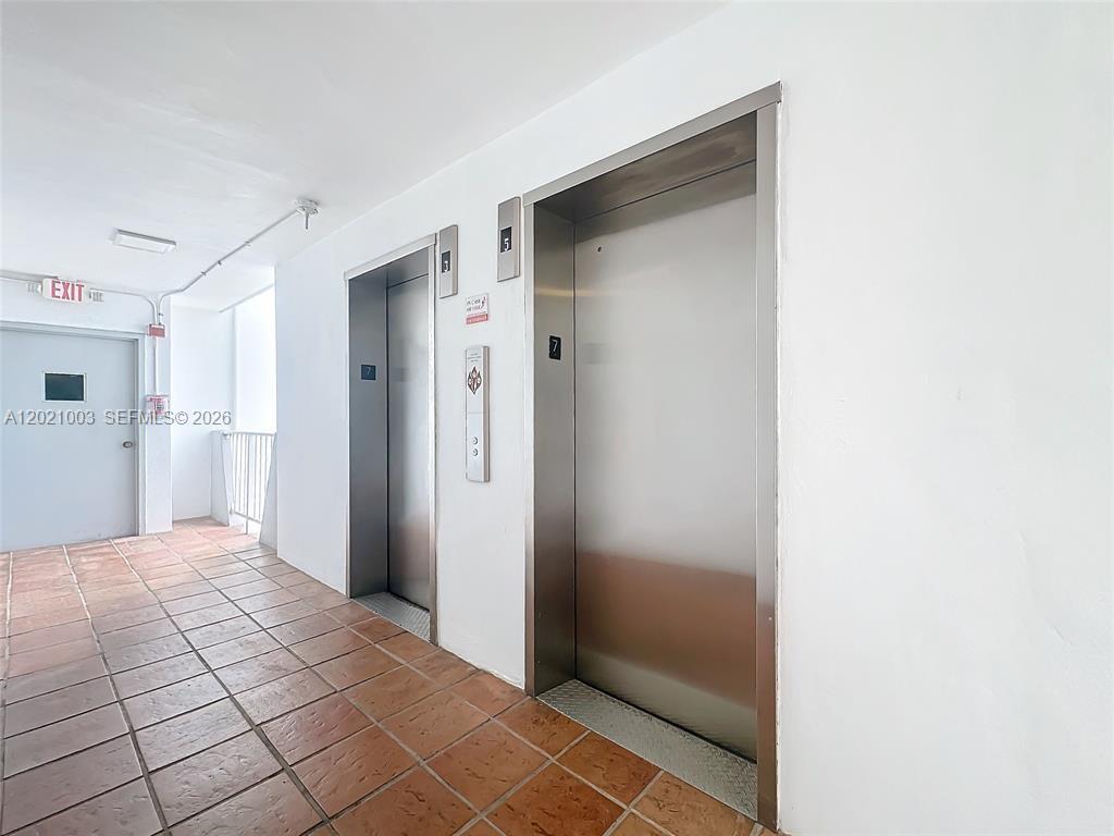 THE KNIGHTSBRIDGE CONDO - Residential