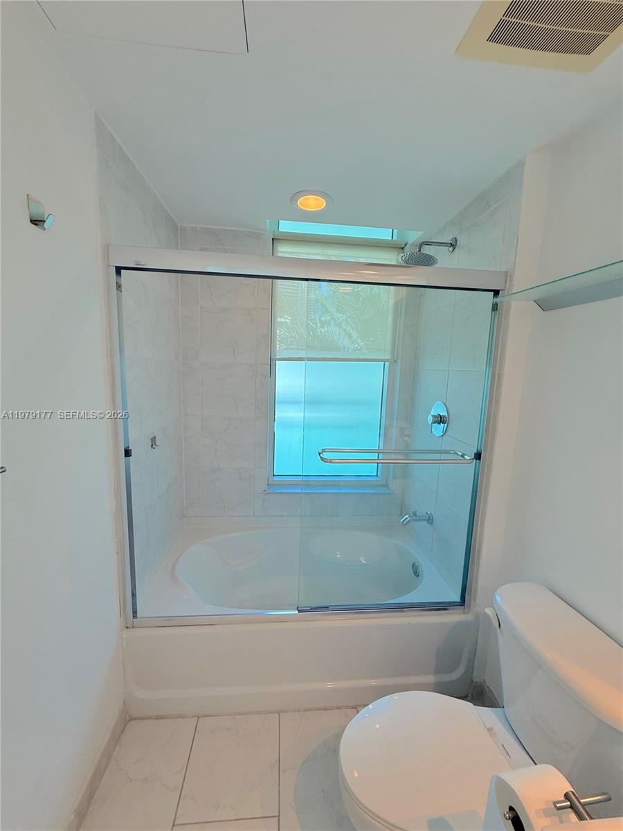 THE PLAZA 851 BRICKELL CO - Residential Lease