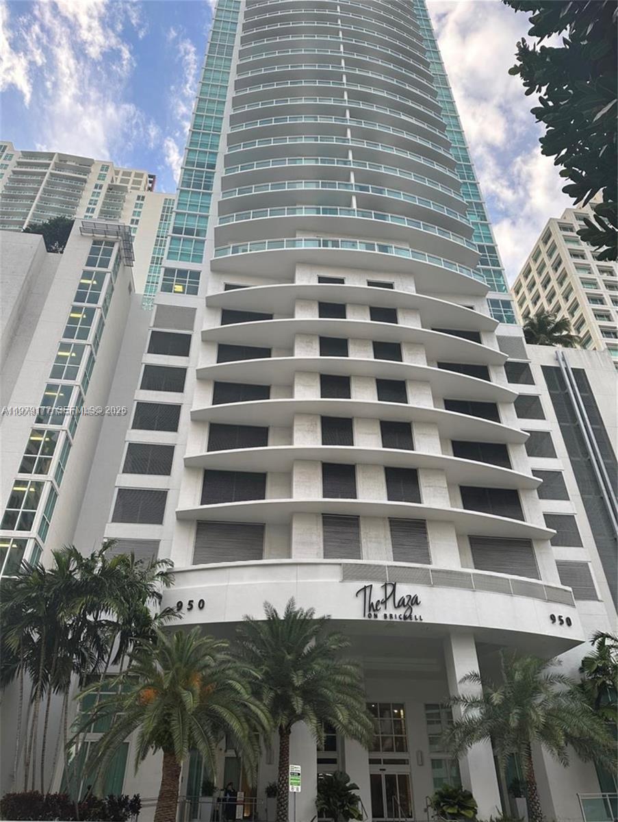 THE PLAZA 851 BRICKELL CO - Residential Lease