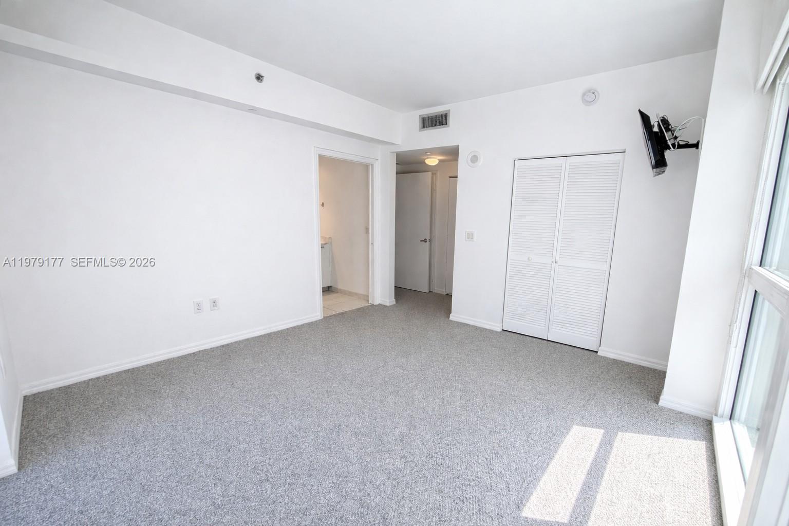 THE PLAZA 851 BRICKELL CO - Residential Lease