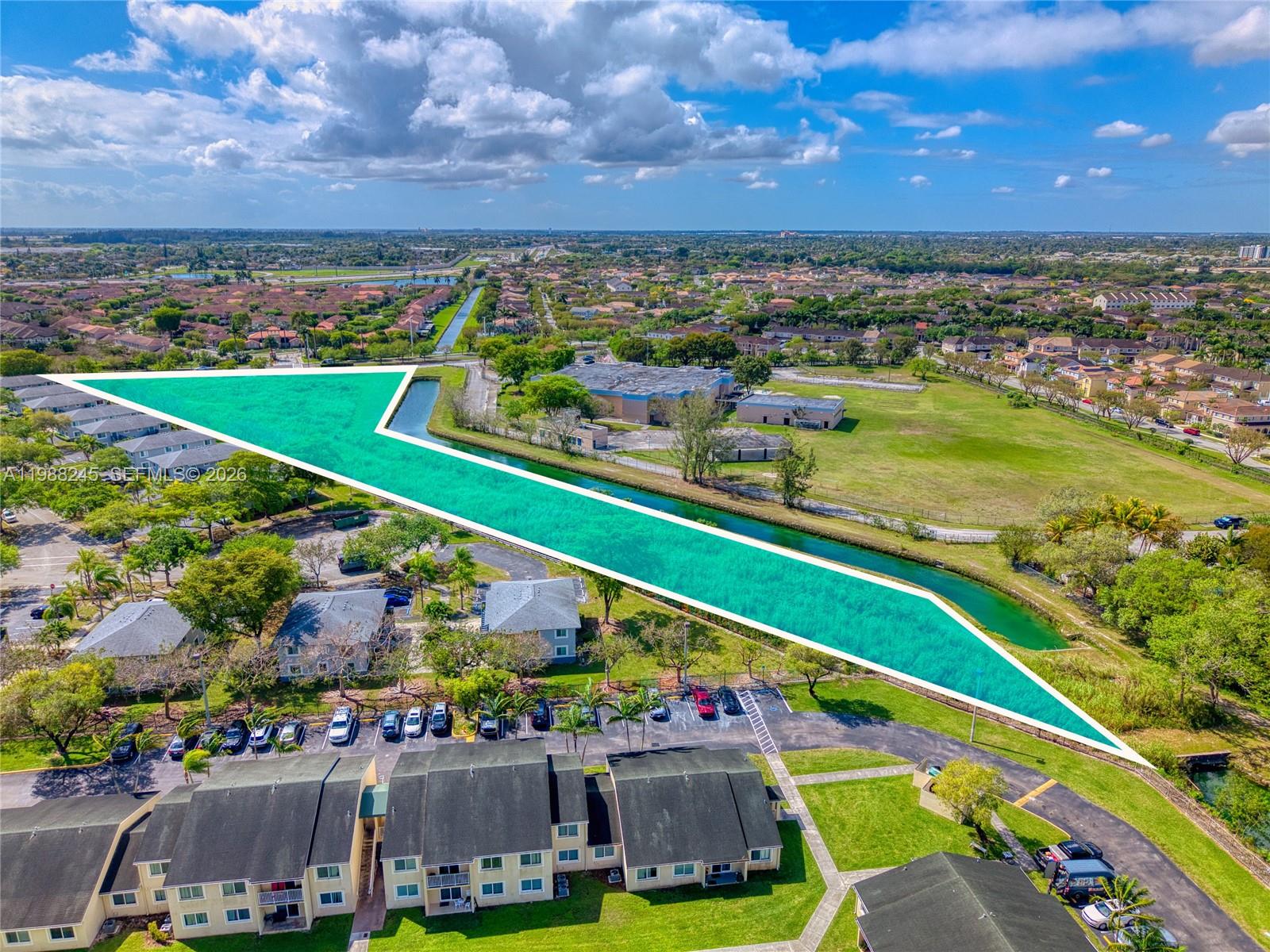 HIDDEN GROVE - Commercial Sale