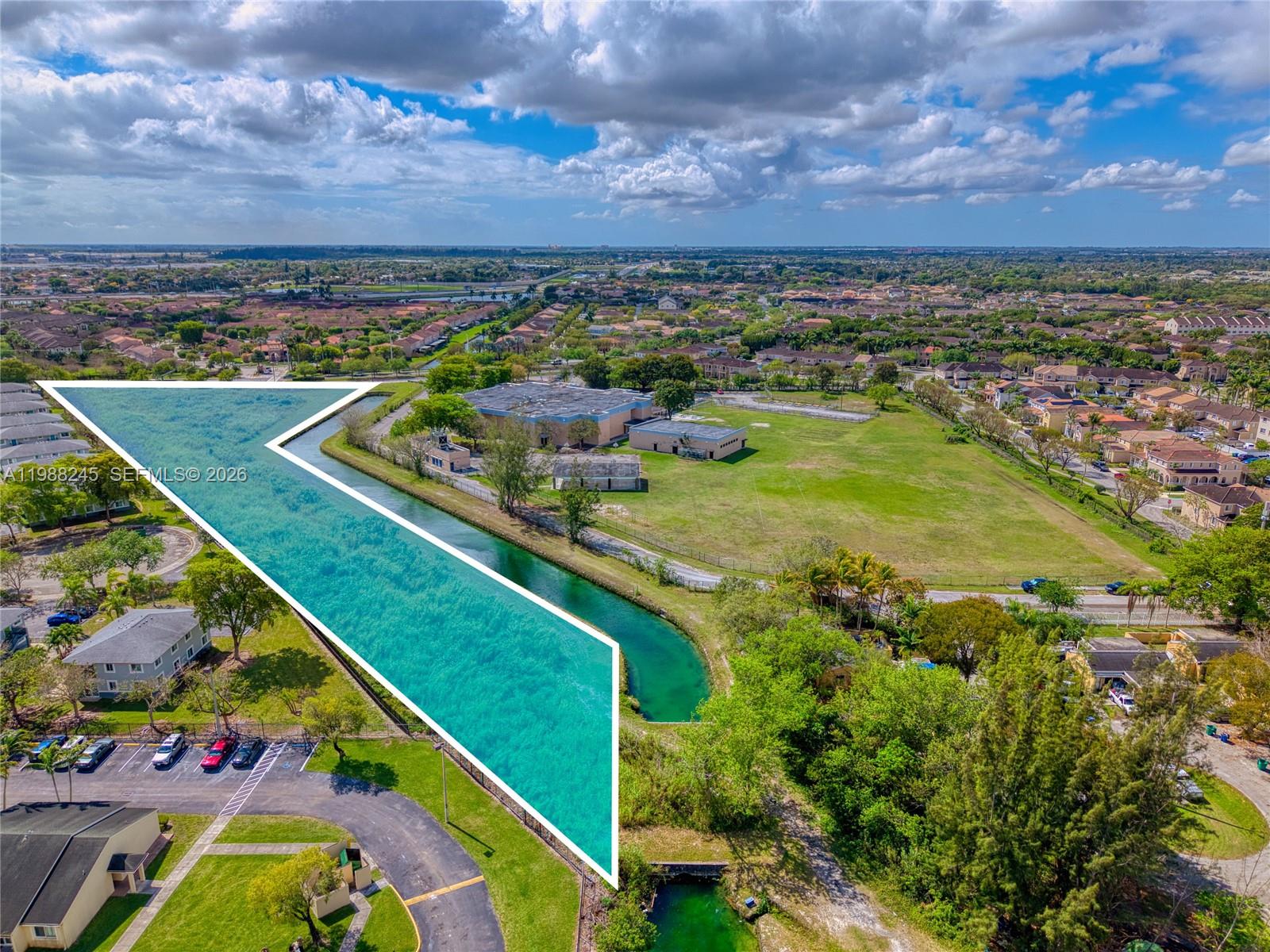 HIDDEN GROVE - Commercial Sale