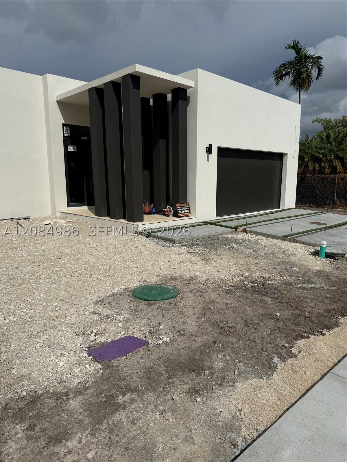 2920 SW 104th Ct, Miami, FL, 33165/$2,150,000 1 2920 SW 104th Ct