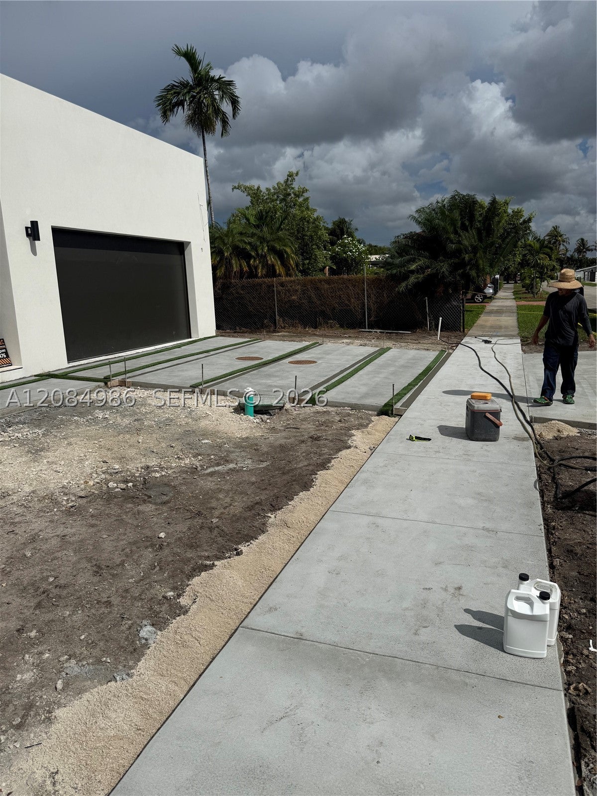 2920 SW 104th Ct, Miami, FL, 33165/$2,150,000 2 2920 SW 104th Ct