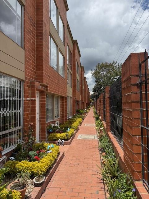 View photos, virtual tours, details... Calle 174 8-90