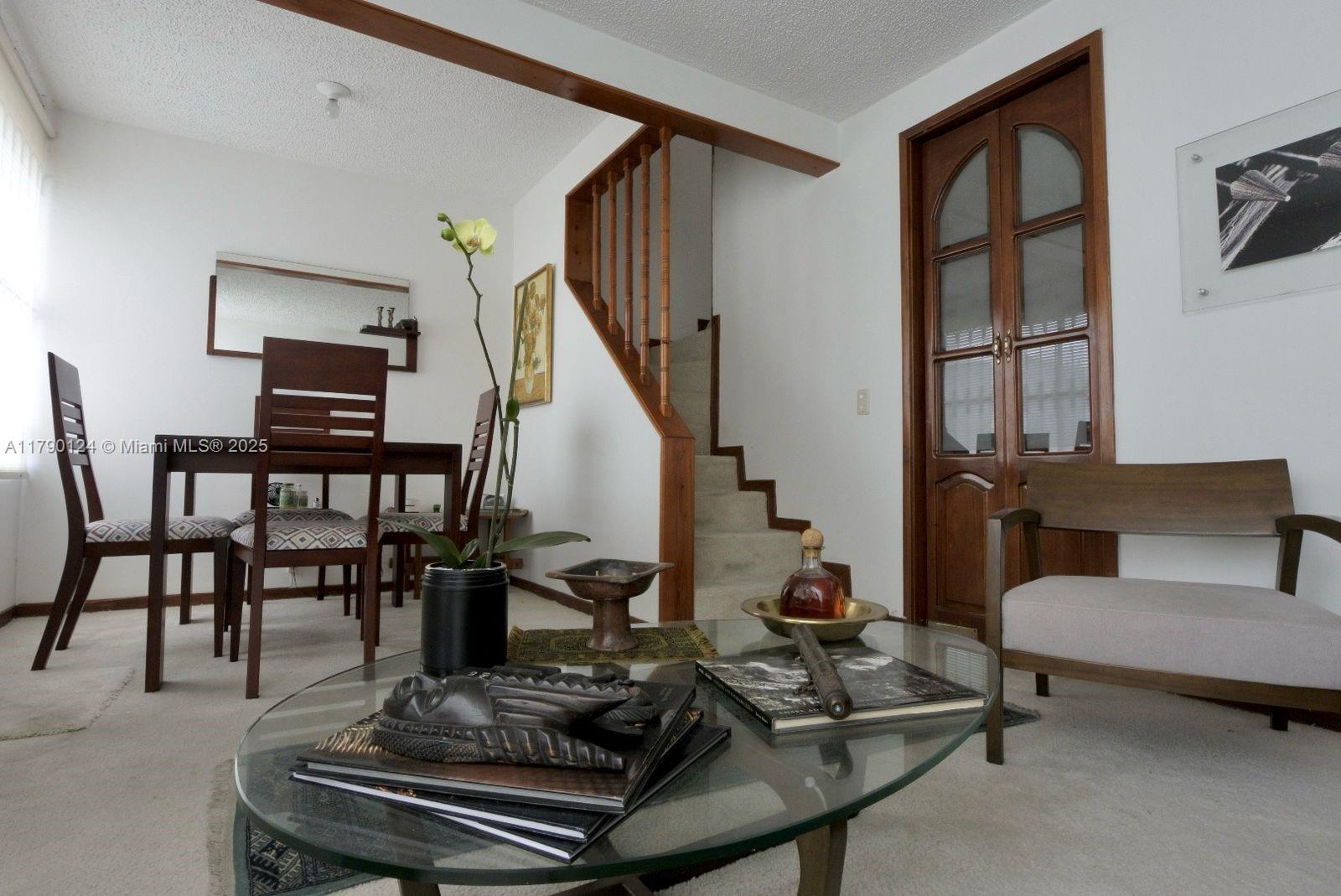 View photos, virtual tours, details... Calle 174 8-90
