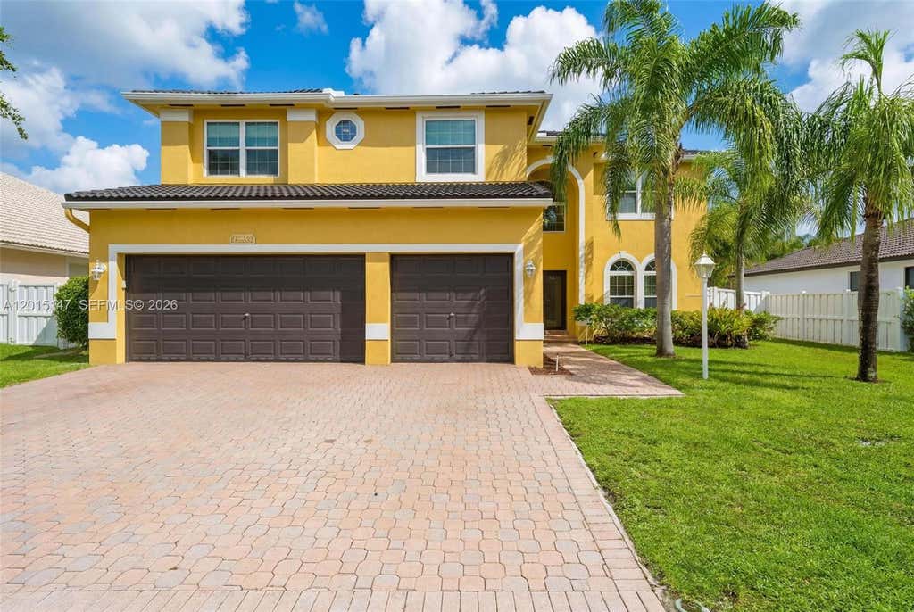 Photo of 13845 NW 14th St, Pembroke Pines, FL 33028 (MLS # A12015147)