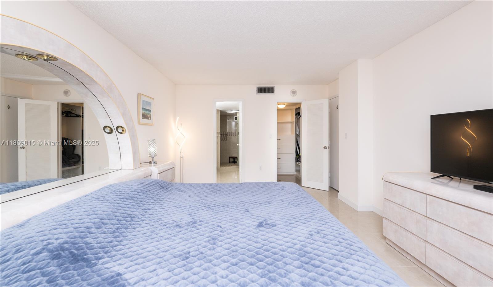 PLAZA TOWERS NORTH CONDO - Residential