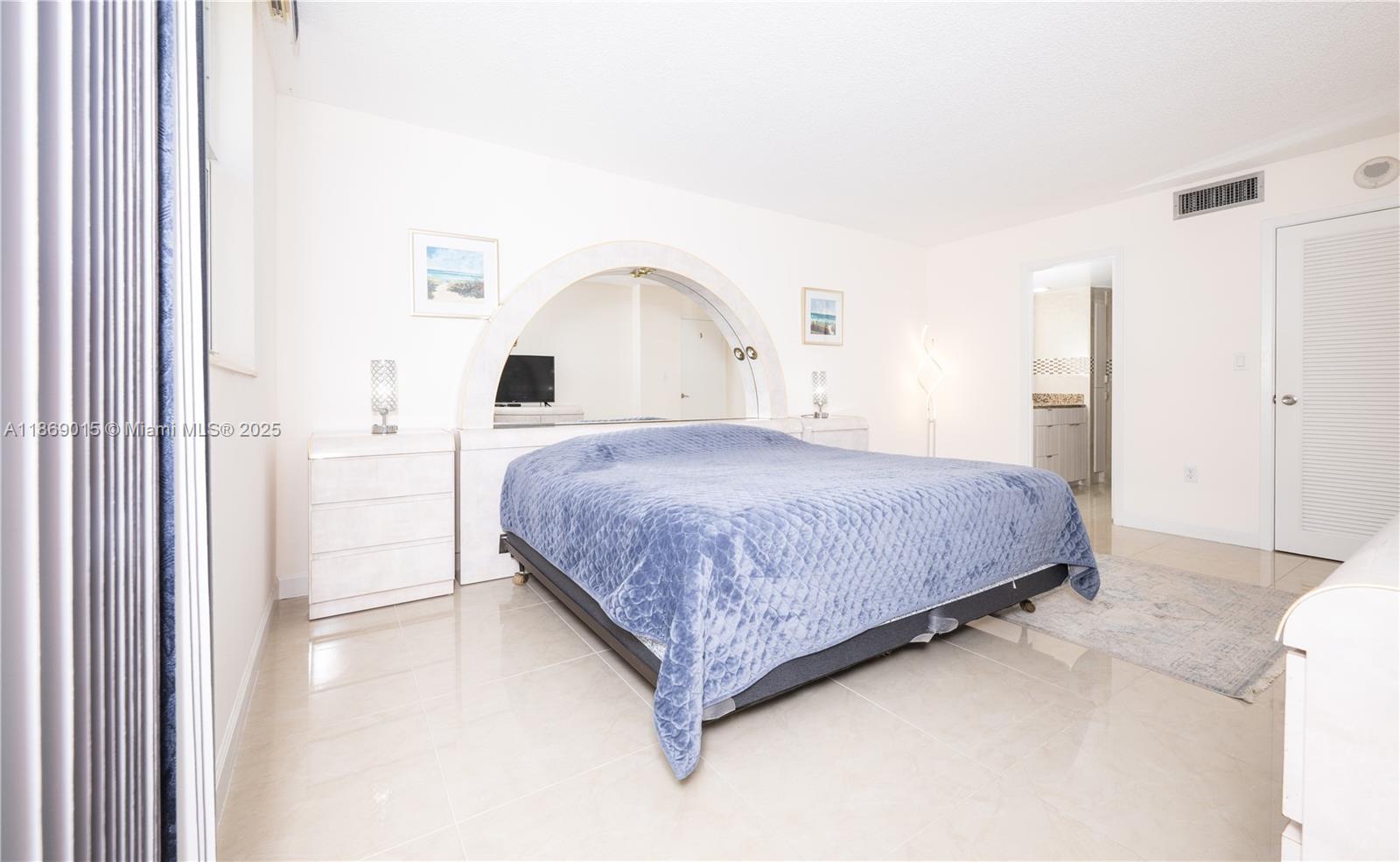 PLAZA TOWERS NORTH CONDO - Residential