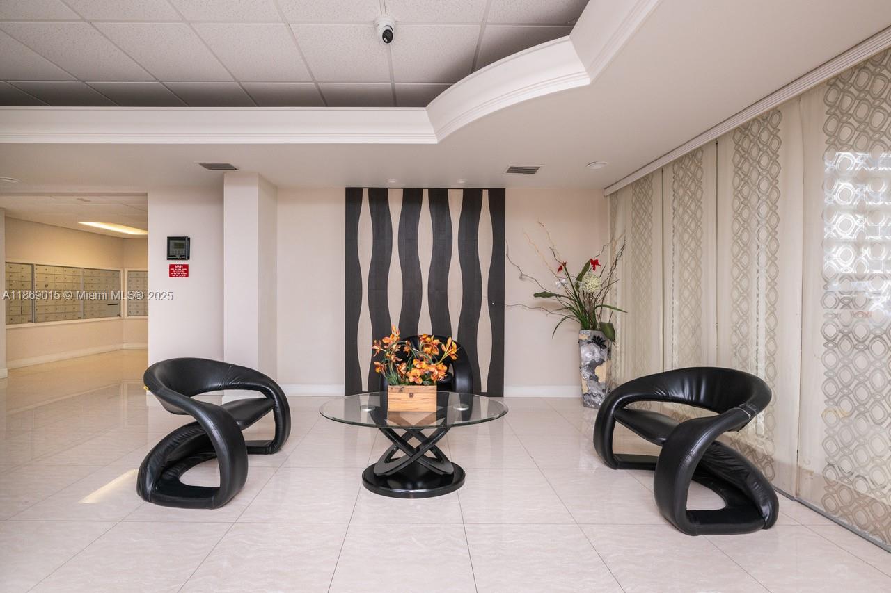 PLAZA TOWERS NORTH CONDO - Residential