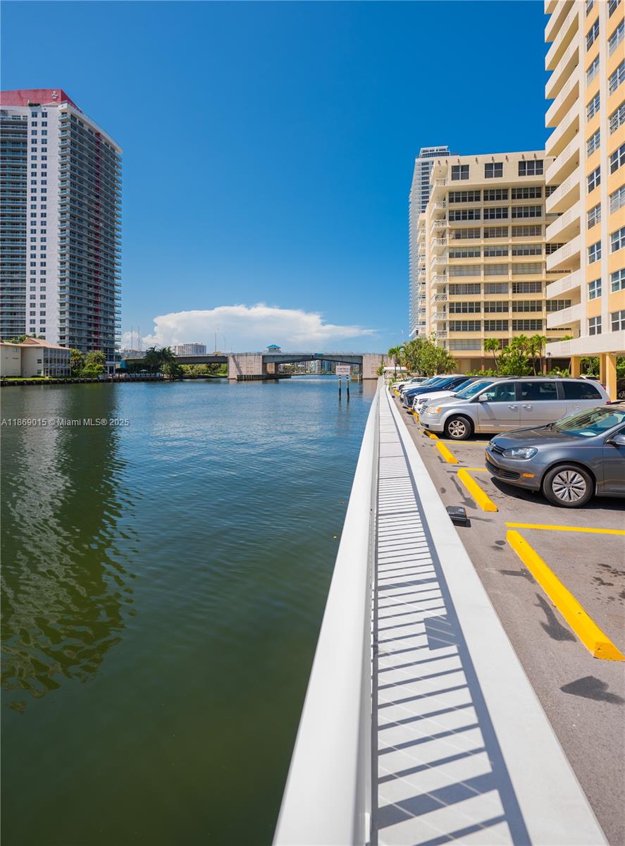 PLAZA TOWERS NORTH CONDO - Residential