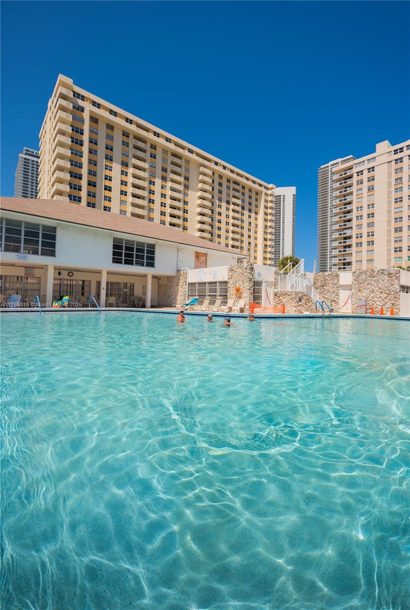 PLAZA TOWERS NORTH CONDO - Residential