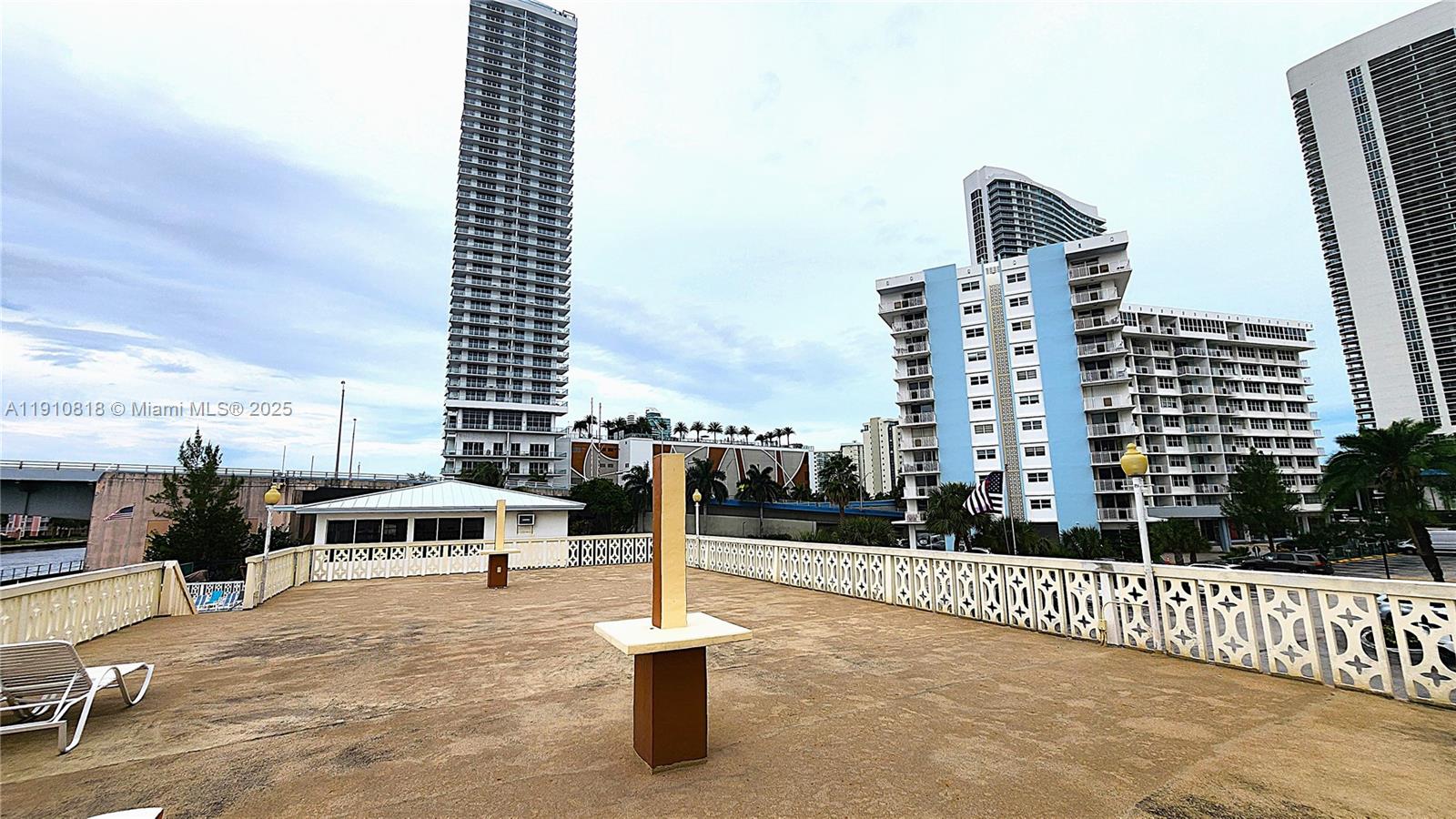 IMPERIAL TOWERS CONDO - Residential