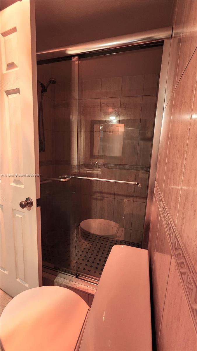 IMPERIAL TOWERS CONDO - Residential