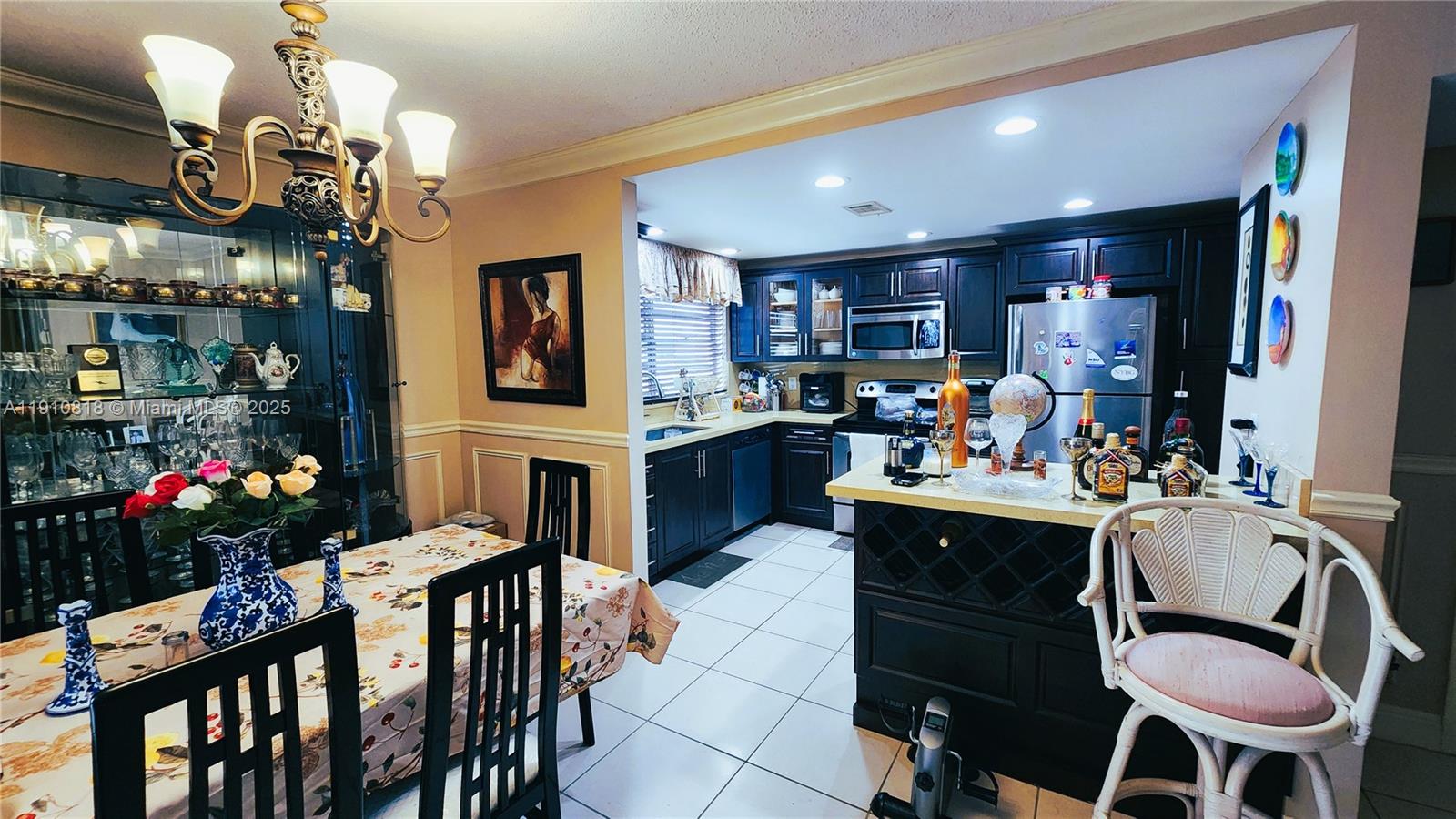 IMPERIAL TOWERS CONDO - Residential