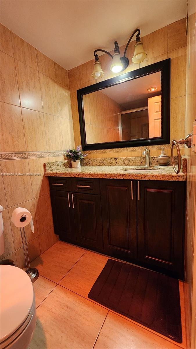 IMPERIAL TOWERS CONDO - Residential