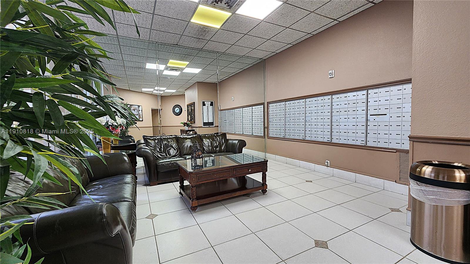 IMPERIAL TOWERS CONDO - Residential