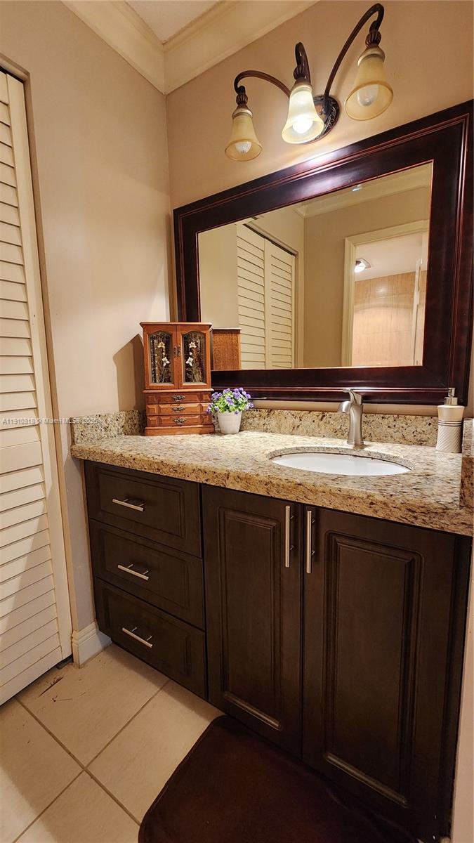 IMPERIAL TOWERS CONDO - Residential