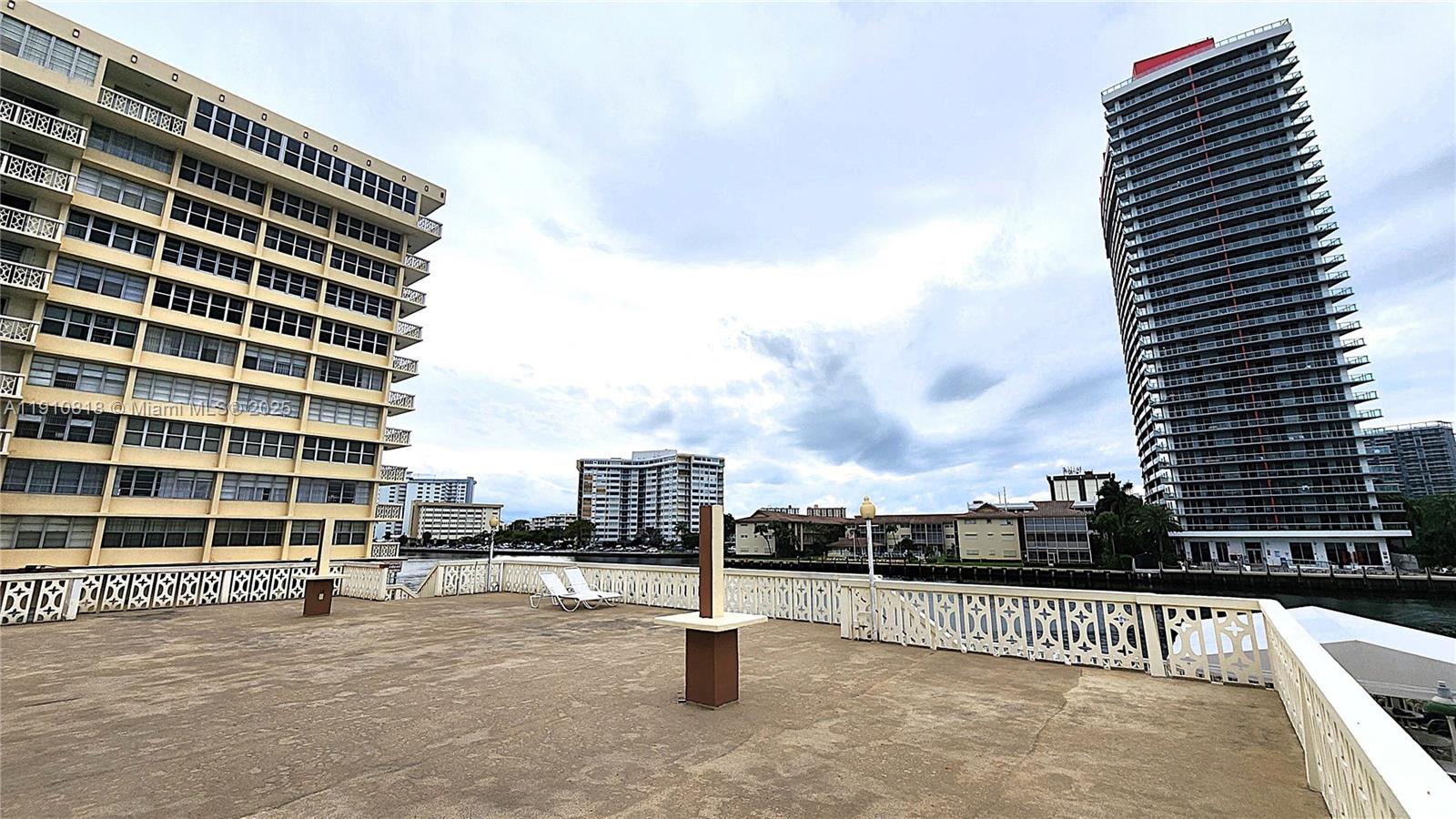 IMPERIAL TOWERS CONDO - Residential