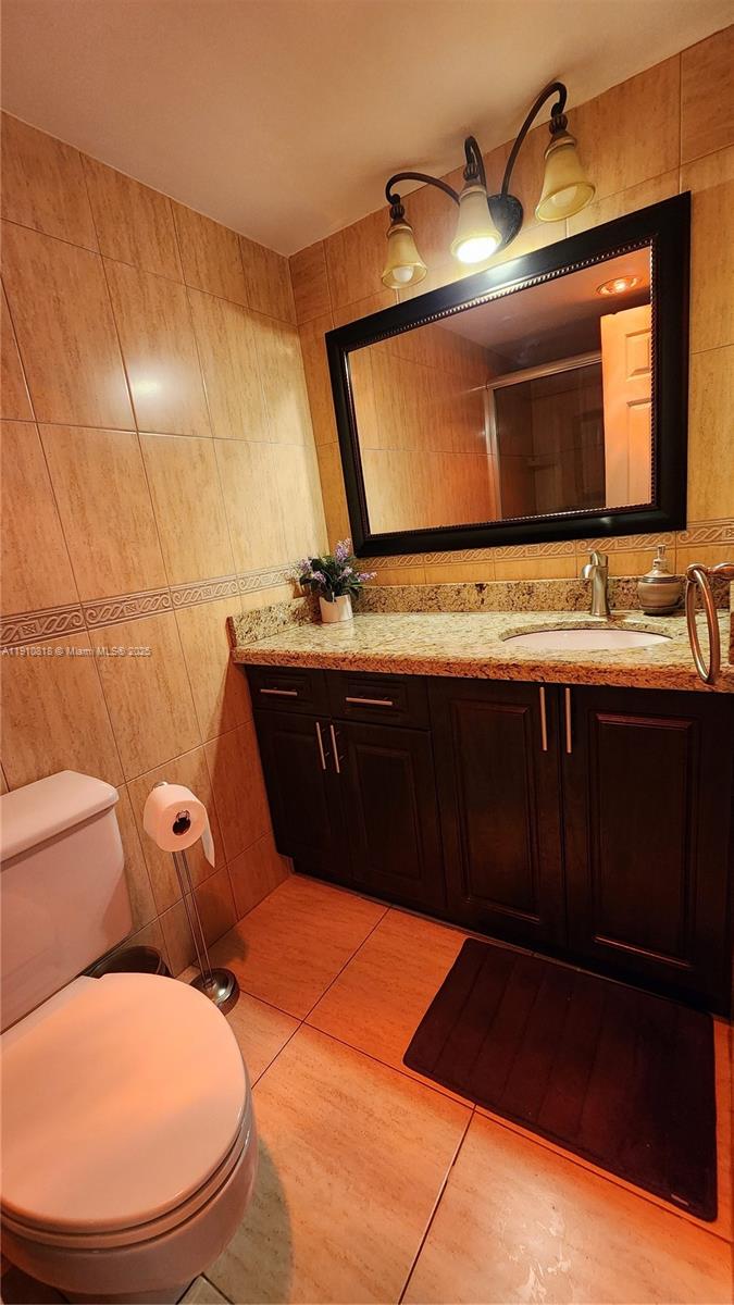 IMPERIAL TOWERS CONDO - Residential