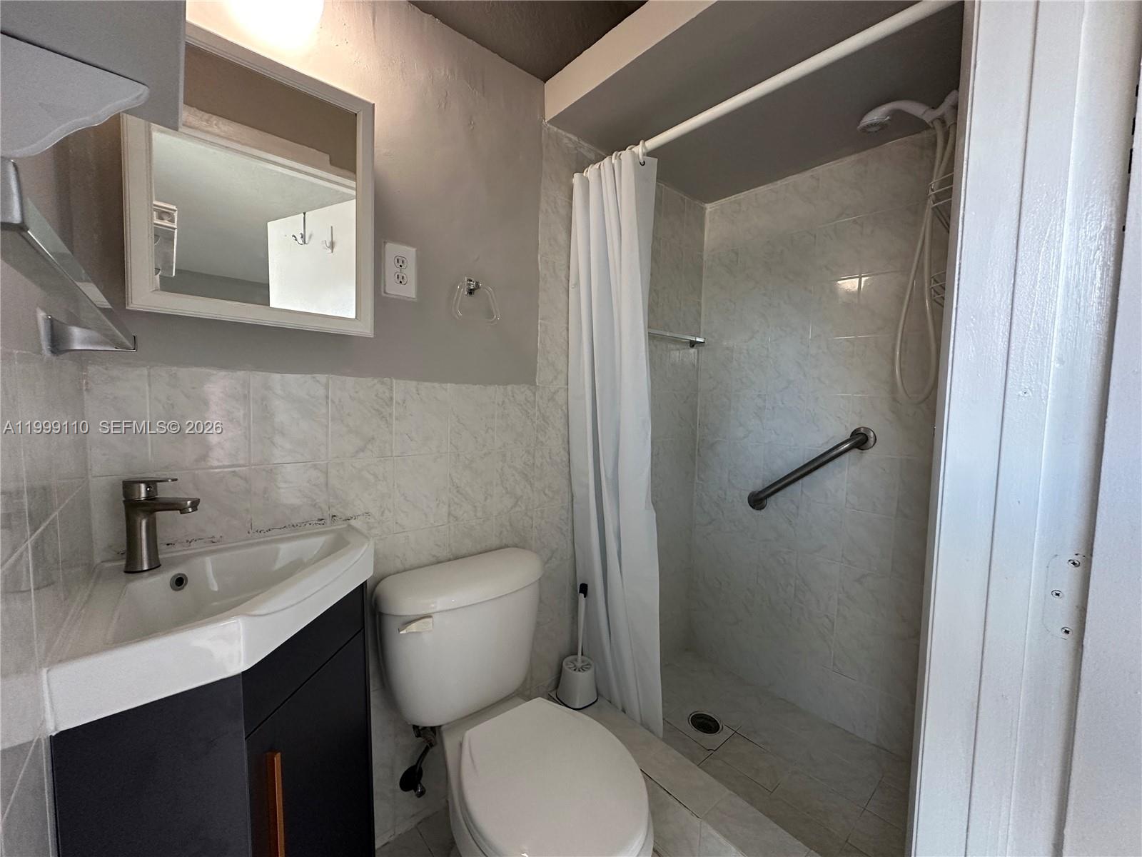 PINE TREE MANOR SEC 2 - Residential Lease